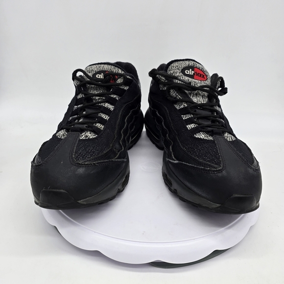 Nike Shoe Men's 11 Air Max 95 Essential Black 749766-065 - Picture 2 of 9